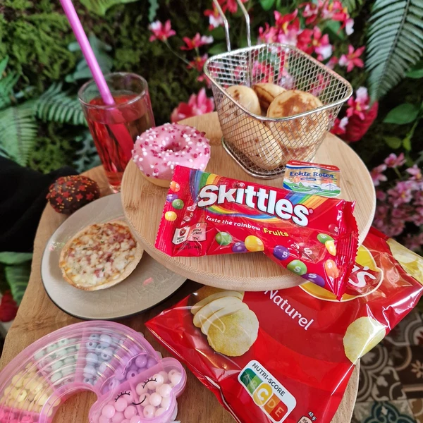 Kinder High-'tea' Arrangement